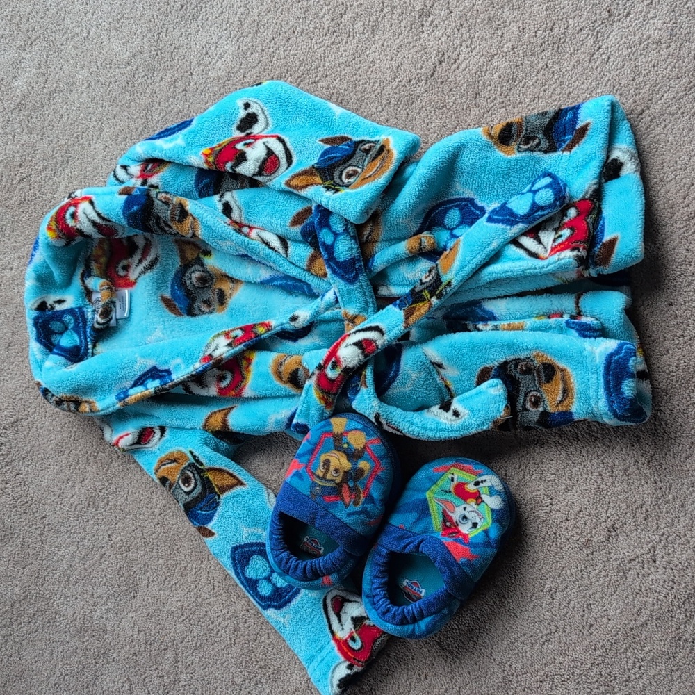 Toddler Paw Patrol Bathrobe Size 3T & Slippers